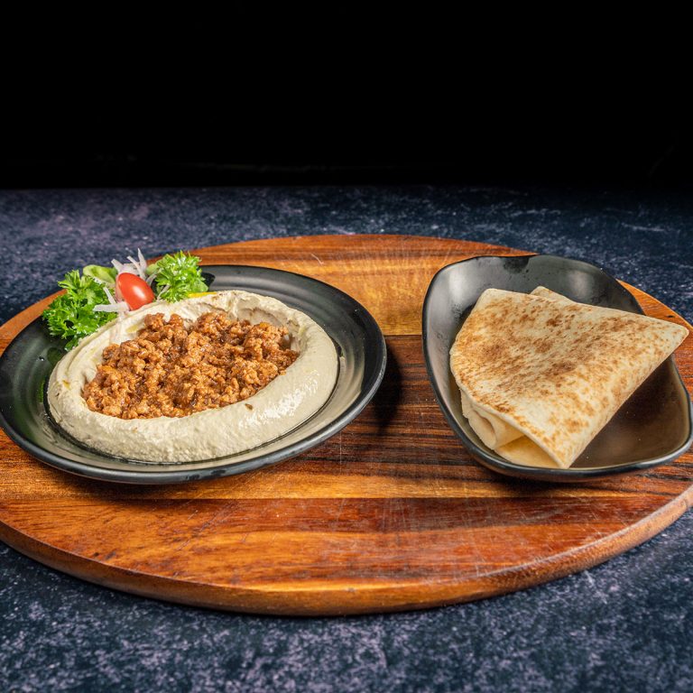 Hummus With Pitta Bread And Meat Royal ♛ Pizza Bangkok